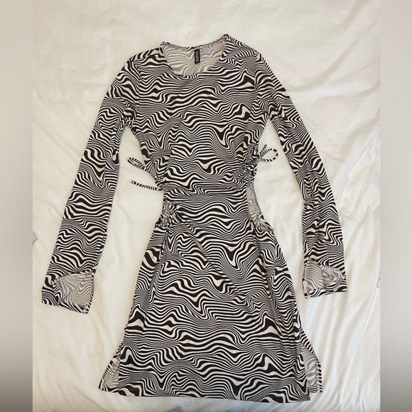 H&M Brown and White Pattern Dress - Picture 3 of 3